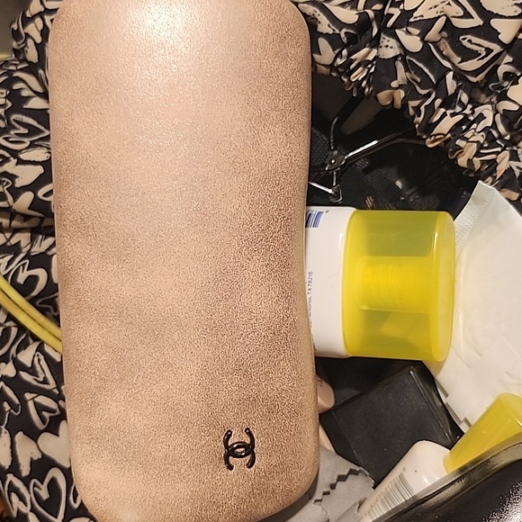 Chanel sunglasses. - Picture 8 of 8